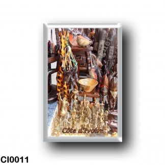 CI0011 Africa - Ivory Coast - Souvenir en exposition dans le commerce