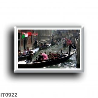 IT0922 Europe - Italy - Venice - Gondolas