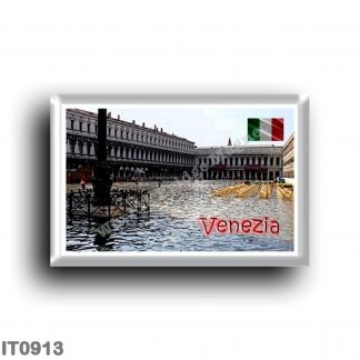 IT0913 Europe - Italy - Venice - Piazza San Marco - Acqua Alta
