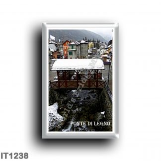 IT1238 Europe - Italy - Lombardy - Ponte di Legno - square