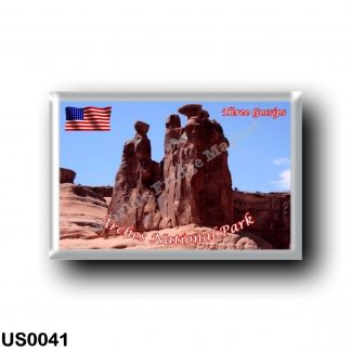 US0041 America - United States - National Park - Arches - Three Gossips